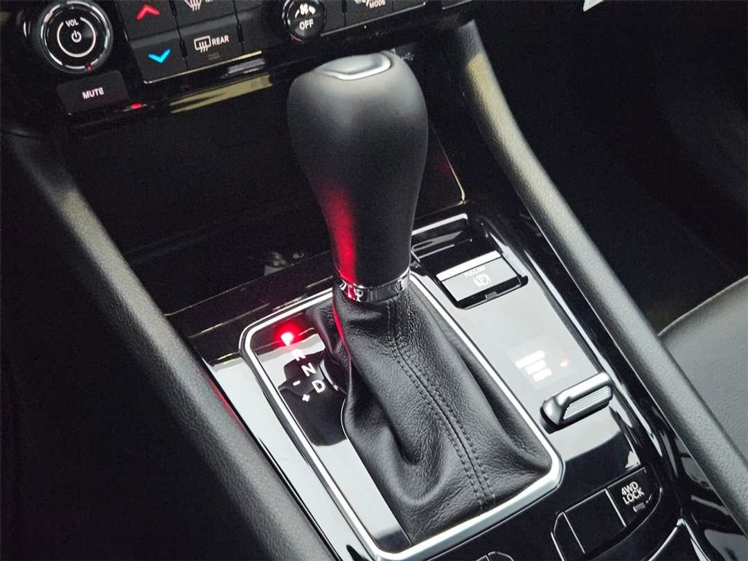 2026 Jeep Compass Latitude - Image 18