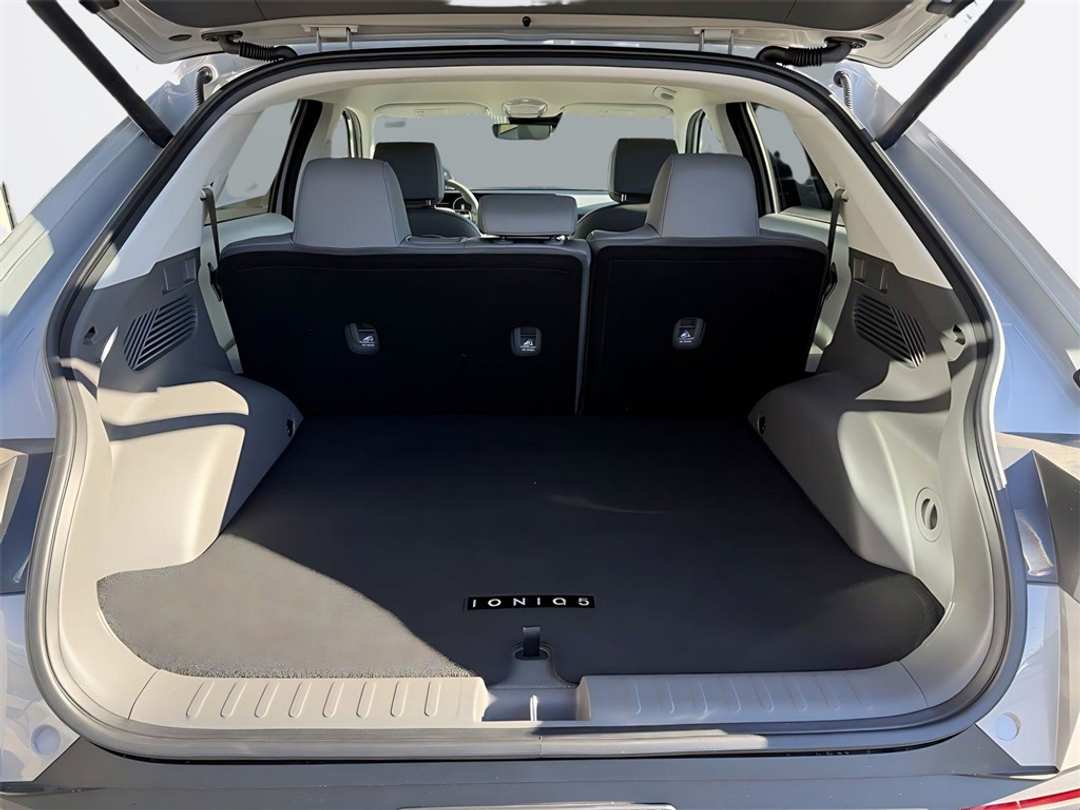 2026 Hyundai Ioniq 5 SEL - Image 9