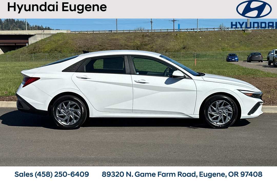 2026 Hyundai Elantra Blue - Image 3