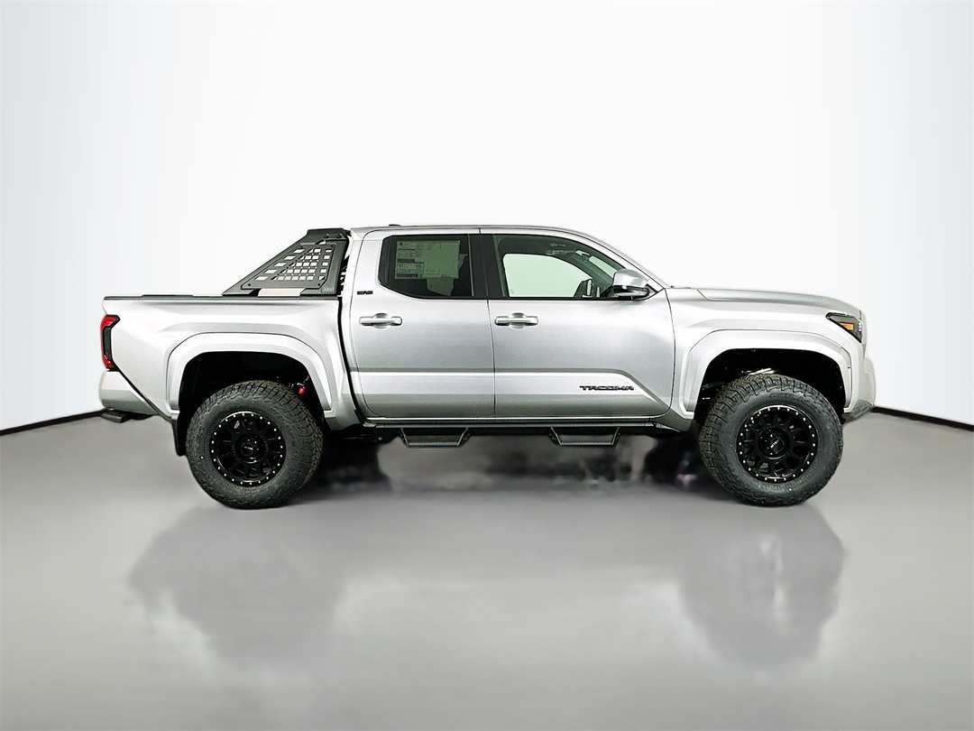 2025 Toyota Tacoma SR5 - Image 8