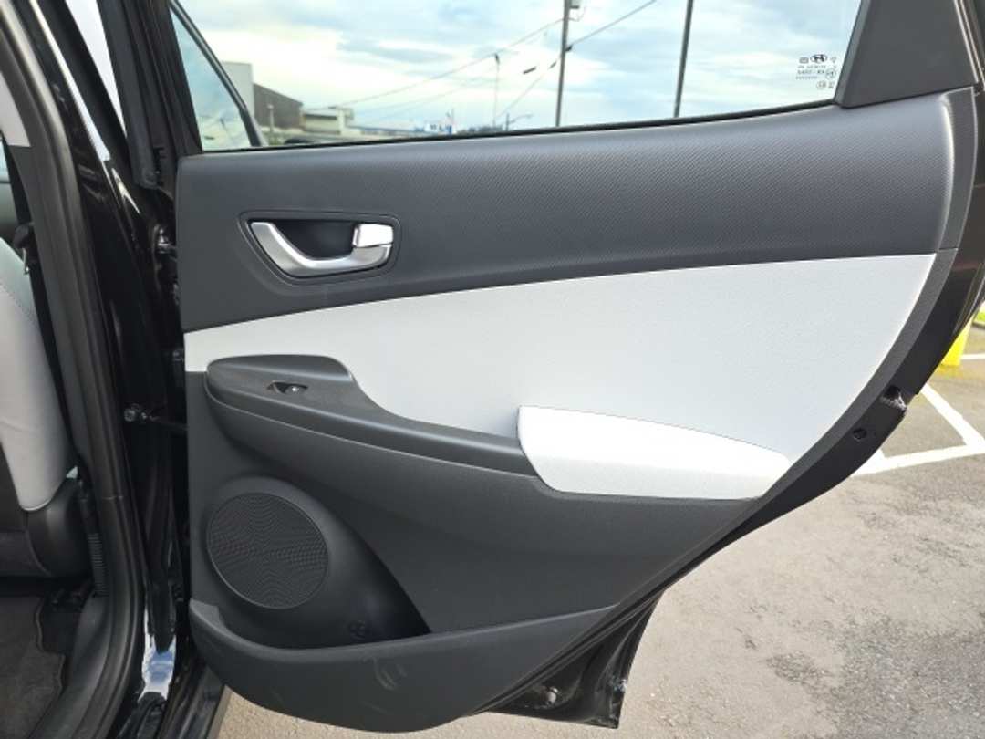 2023 Hyundai Kona SE - Image 22