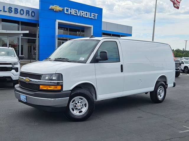 2025 Chevrolet Express 2500 Work