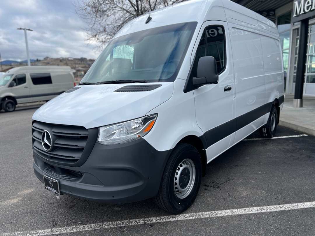 2024 Mercedes-Benz Sprinter 2500 Cargo 144 WB - Image 4