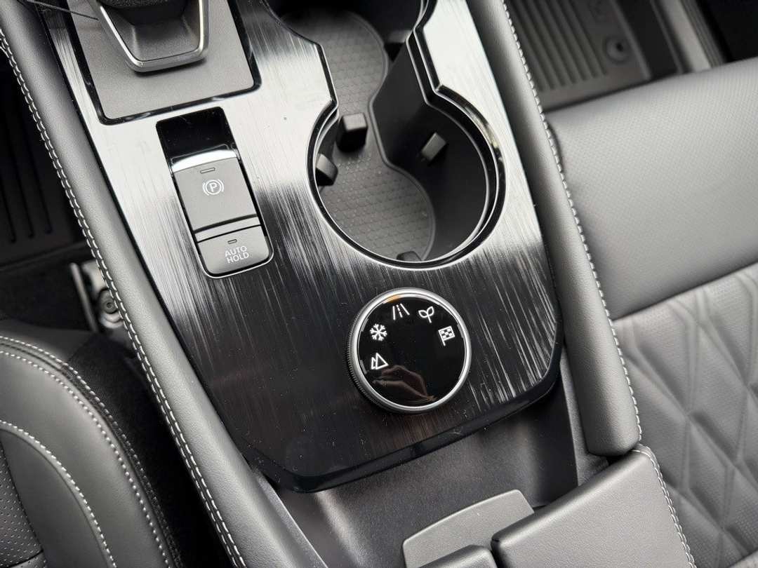 2026 Nissan Rogue Platinum - Image 27