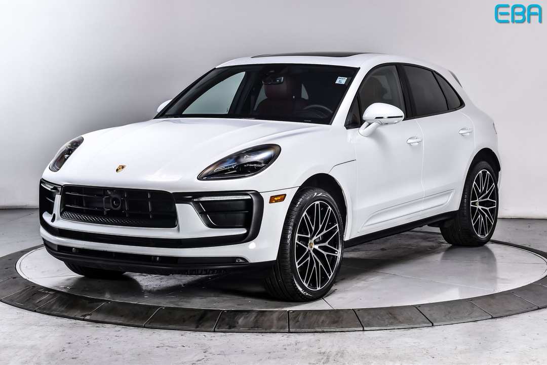 2025 Porsche Macan Base - Image 2