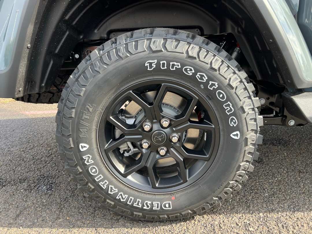 2025 Jeep Gladiator High Tide - Image 8