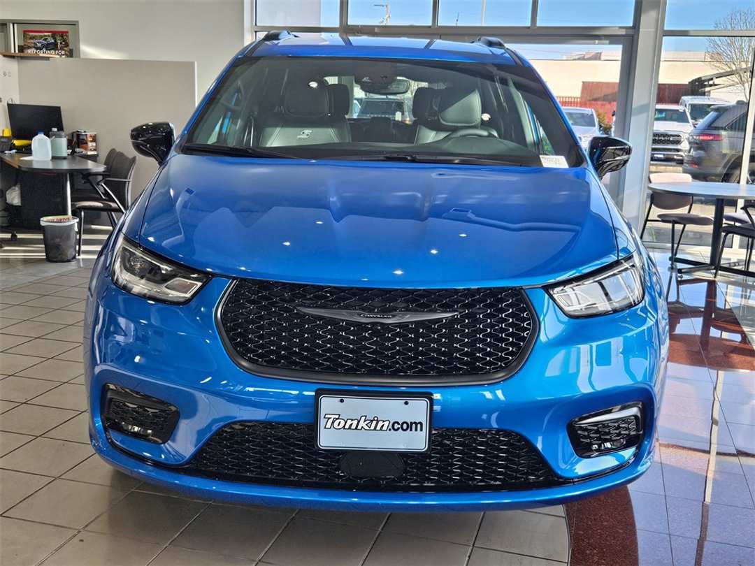 2026 Chrysler Pacifica Select - Image 9