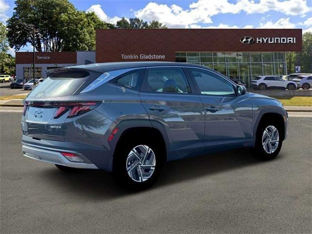 2026 Hyundai Tucson Blue SE - Image 8