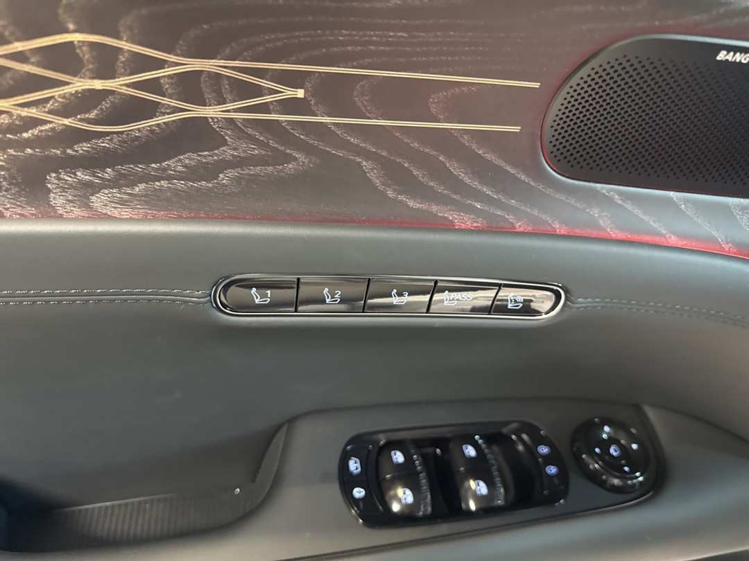 2026 Genesis G90 3.5T eSC - Image 15