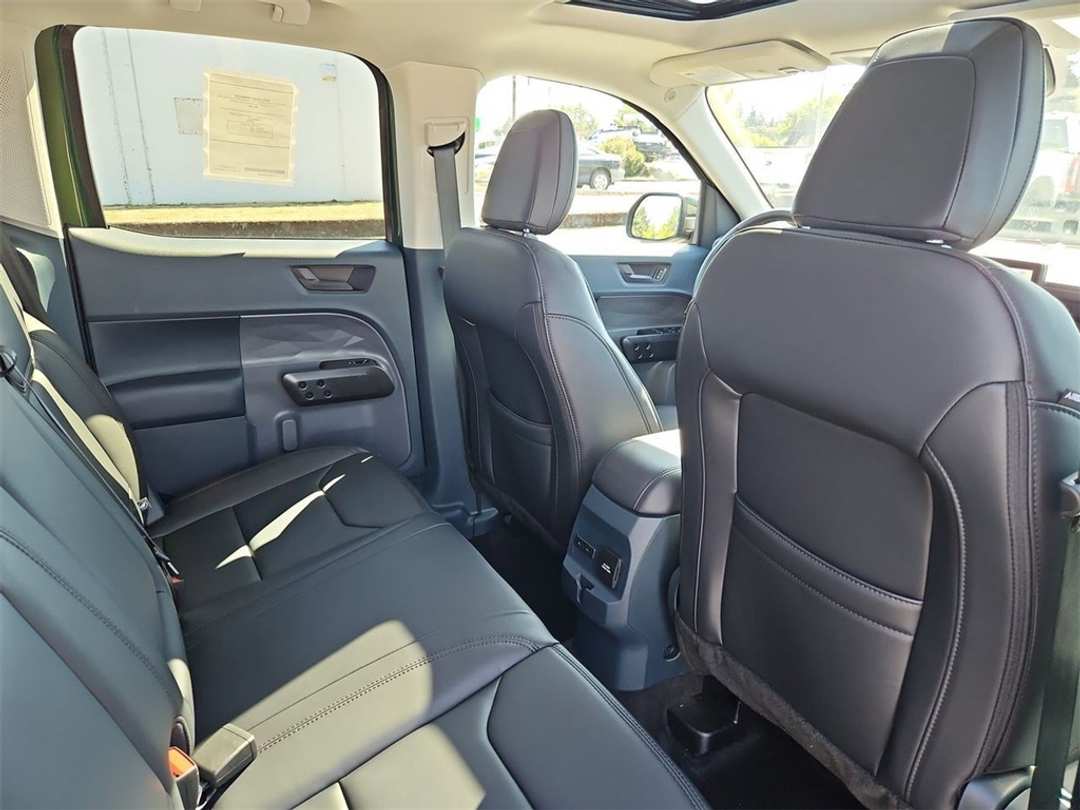 2025 Ford Maverick Lariat - Image 31