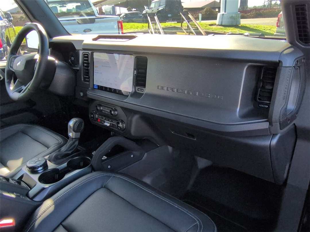 2025 Ford Bronco Big Bend - Image 31