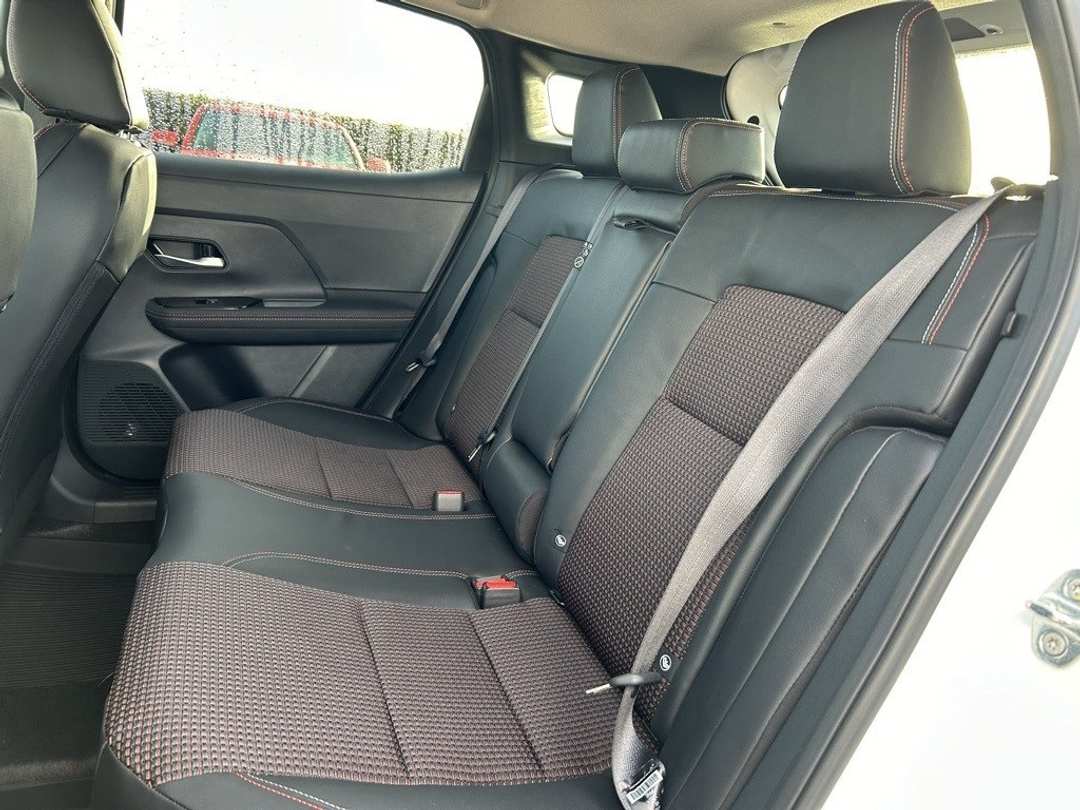 2025 Nissan Kicks SR - Image 23