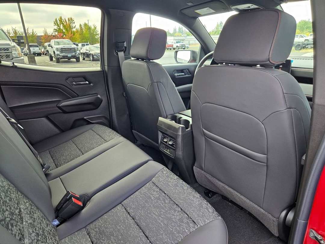 2026 Chevrolet Colorado Z71 - Image 36