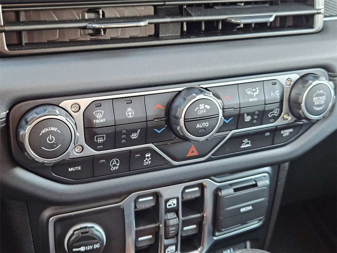 2025 Jeep Gladiator Rubicon - Image 23