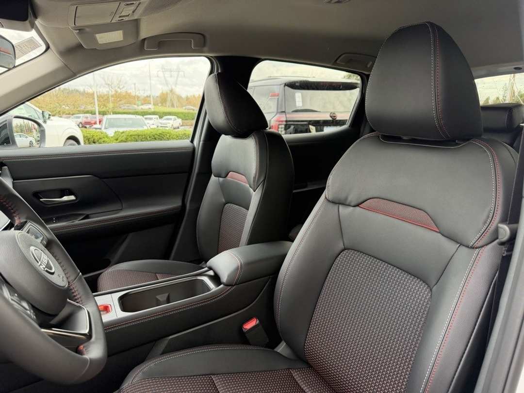 2026 Nissan Kicks SR - Image 13