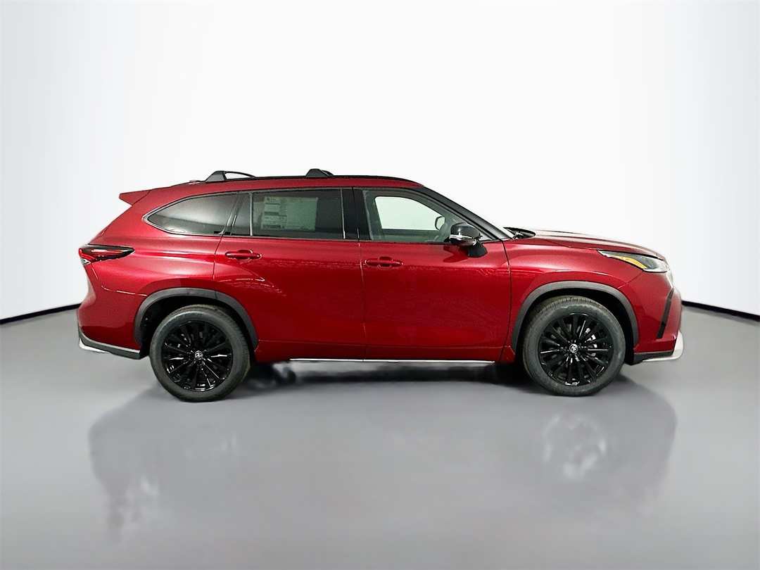2026 Toyota Highlander XSE - Image 8