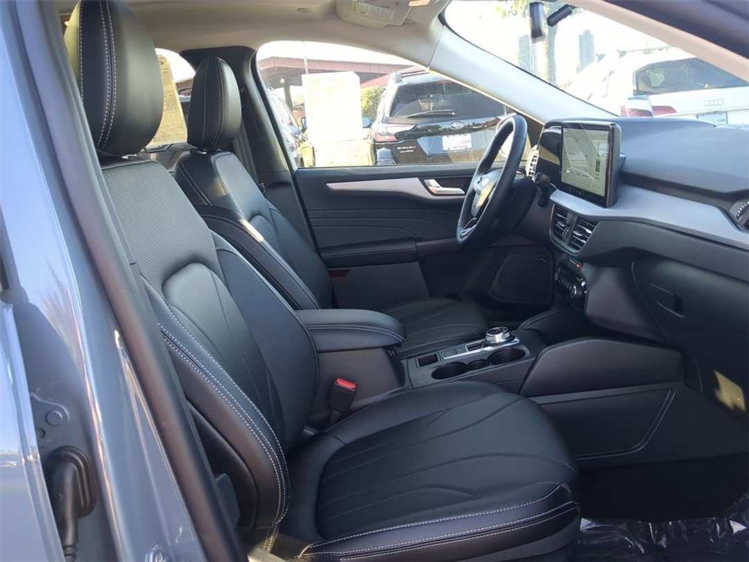 2025 Ford Escape Base - Image 31