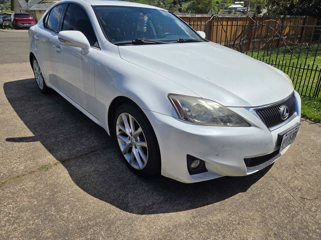 2011 Lexus Is 250 - Image 2