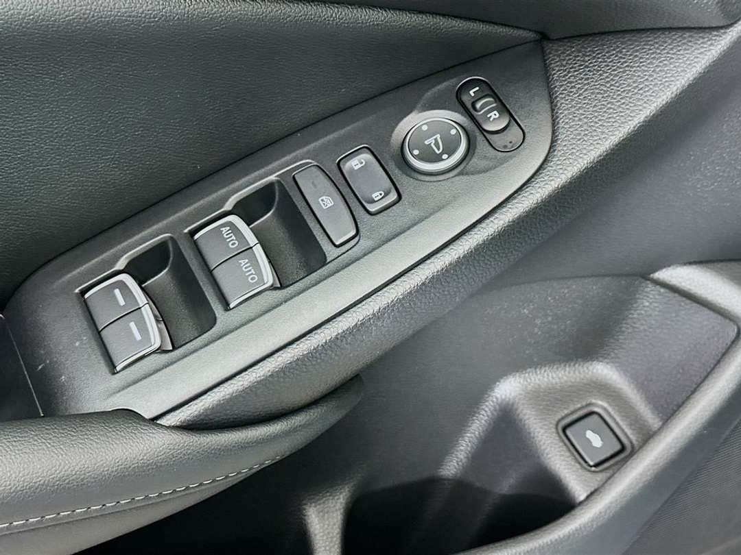 2022 Honda Accord Sport - Image 18