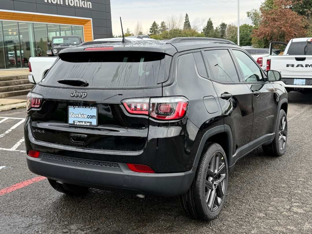 2026 Jeep Compass Latitude - Image 10