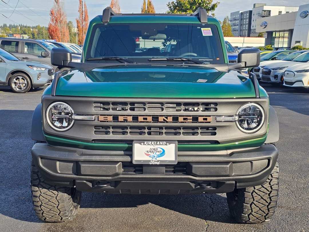 2025 Ford Bronco Base - Image 2