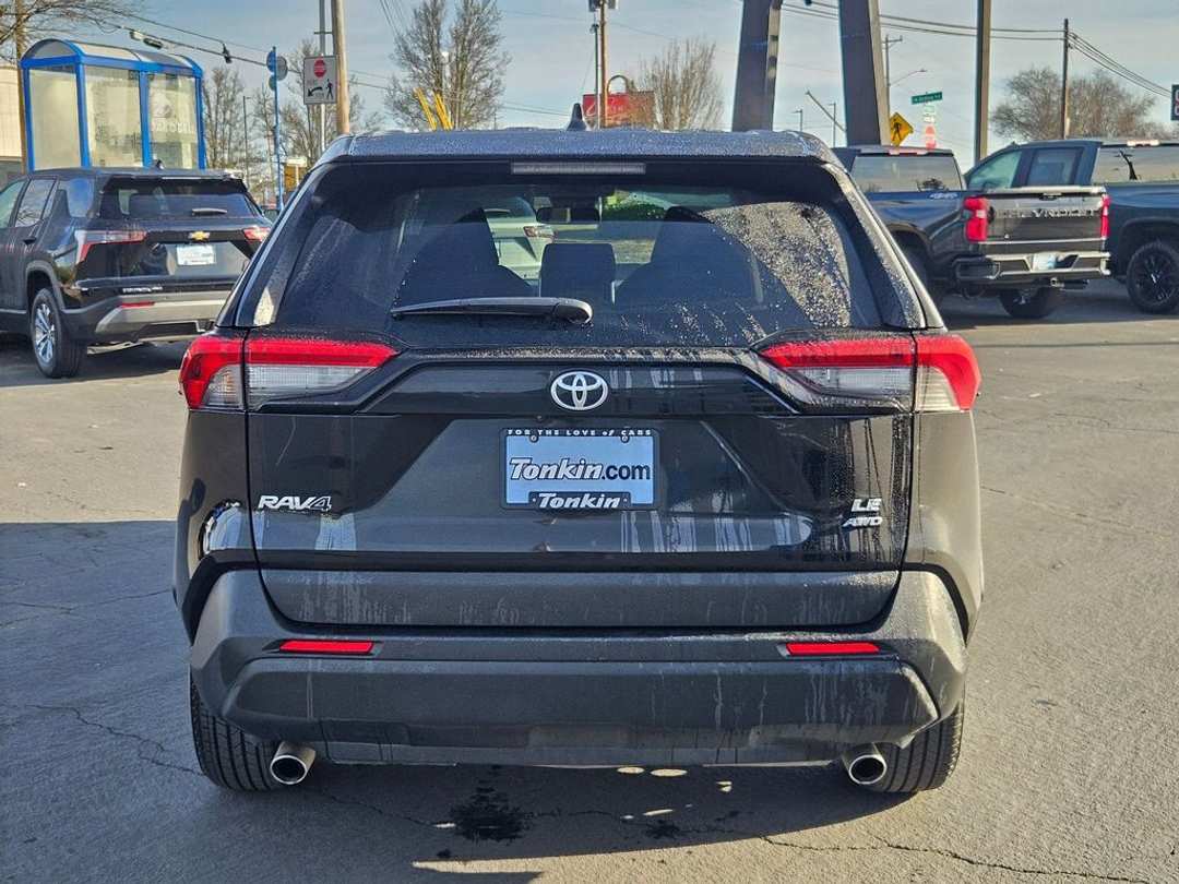 2024 Toyota Rav4 LE - Image 5