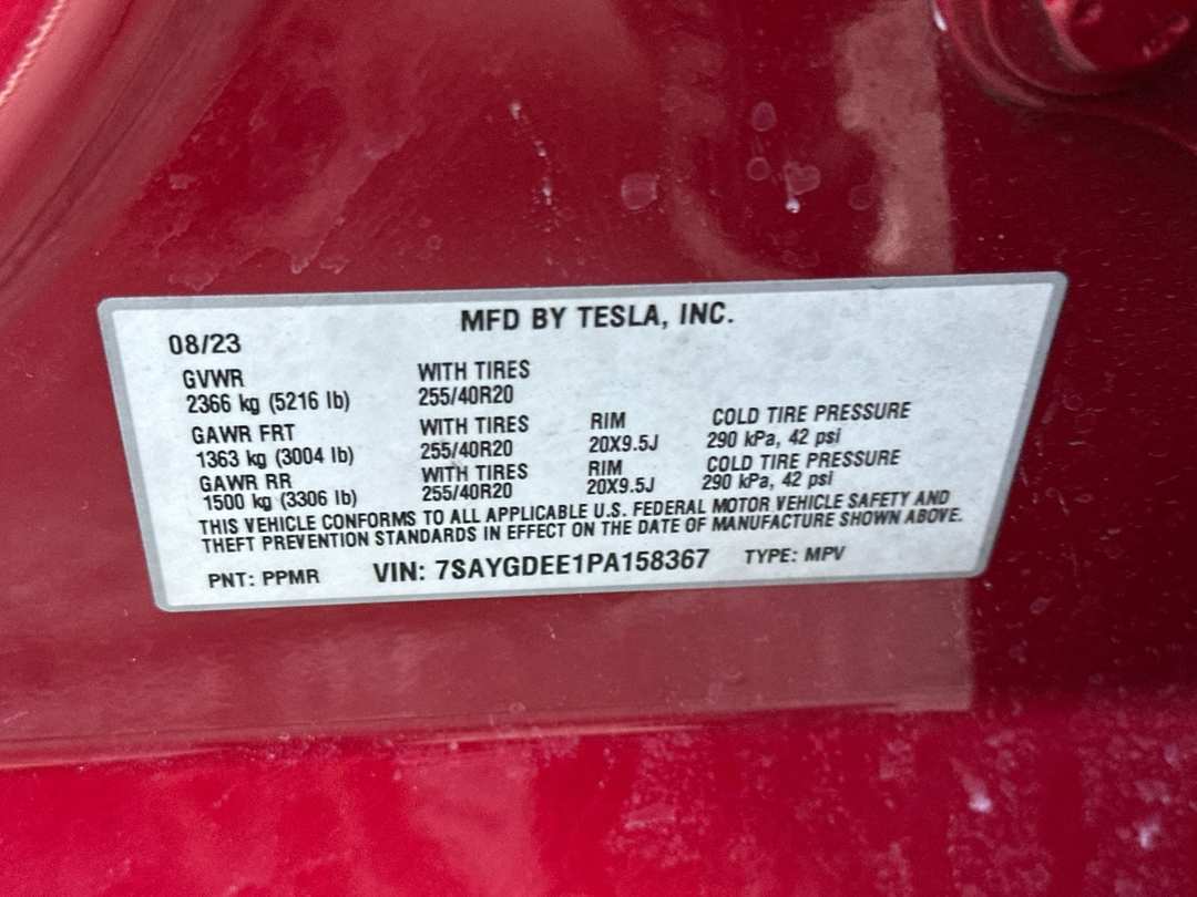 2023 Tesla Model Y Long Range - Image 27