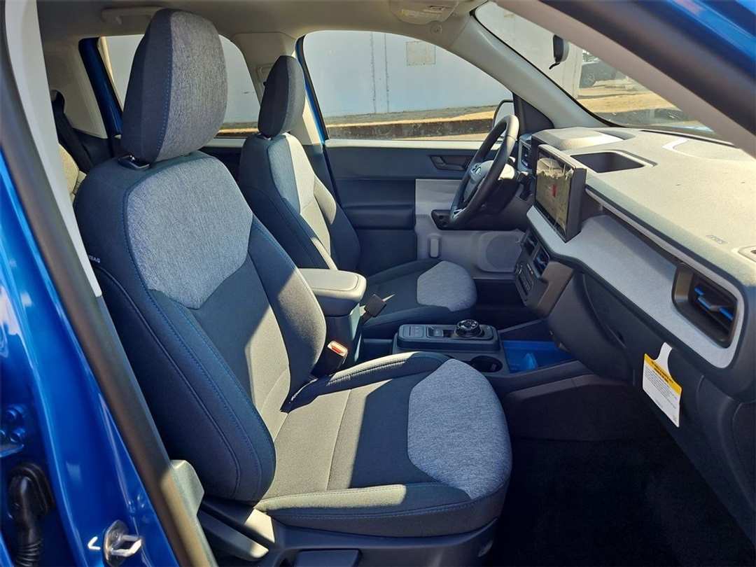 2025 Ford Maverick XLT - Image 32