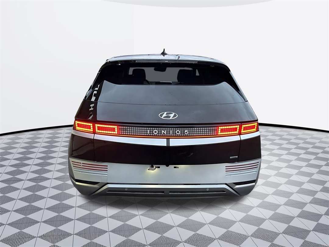 2022 Hyundai Ioniq 5 Limited - Image 4