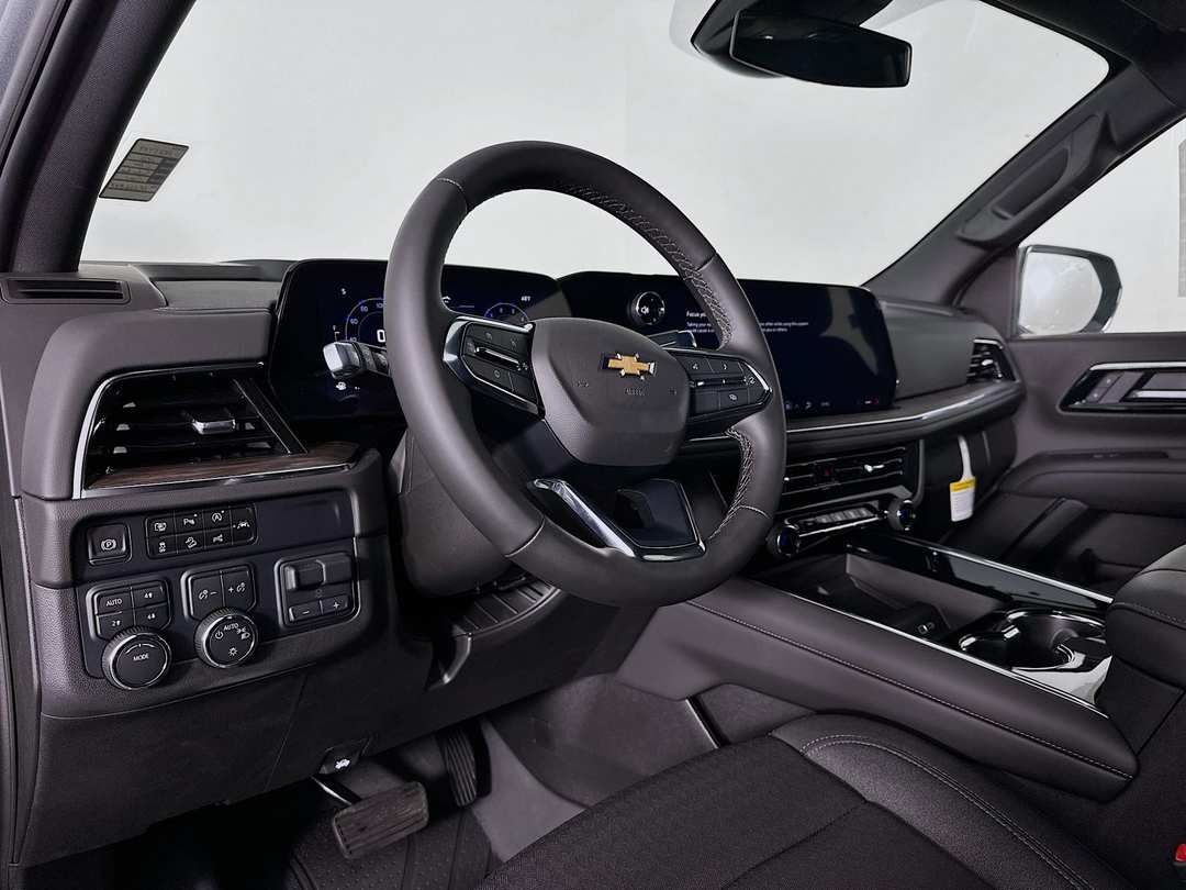 2025 Chevrolet Suburban LS - Image 9