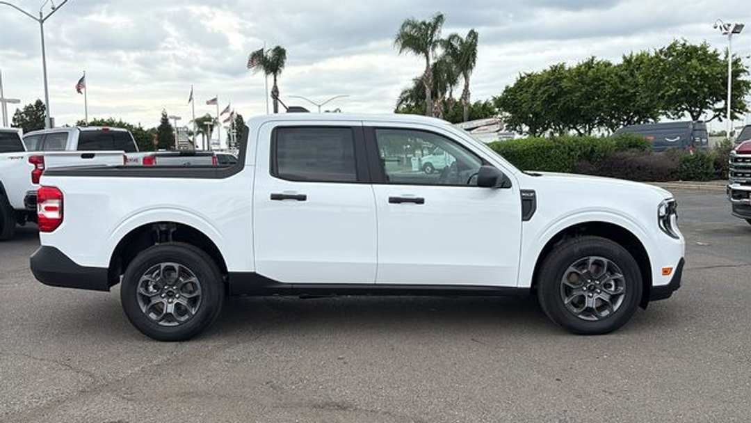 2026 Ford Maverick XLT - Image 2