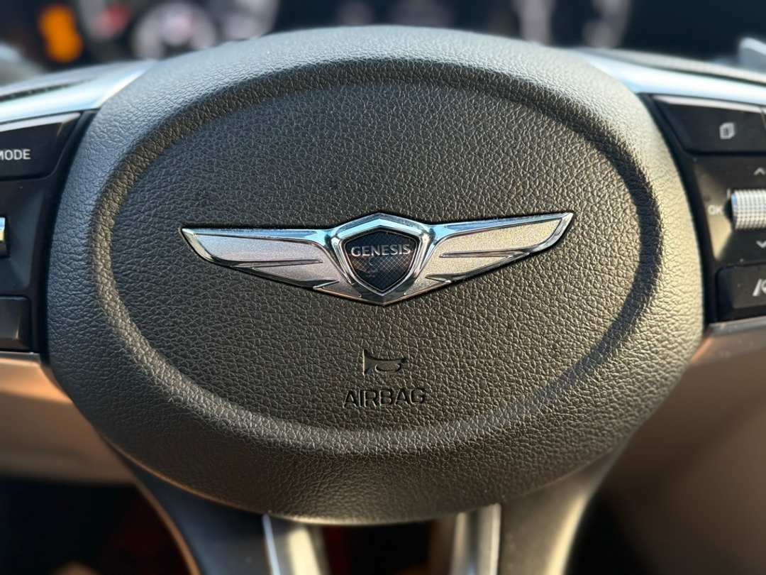 2022 Genesis G70 2.0T - Image 32