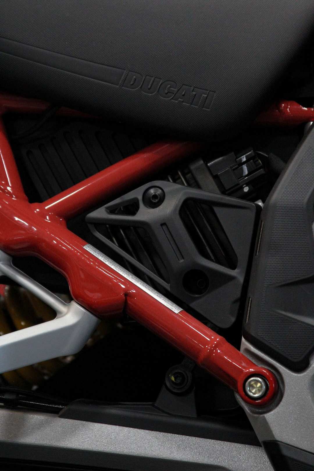 2024 Ducati Multistrada V4 S Travel & Radar - Image 11