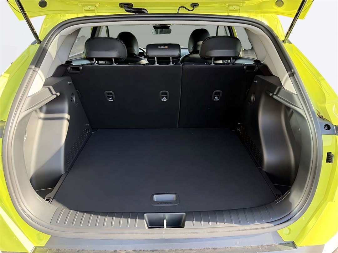 2026 Hyundai Kona SEL Premium - Image 10