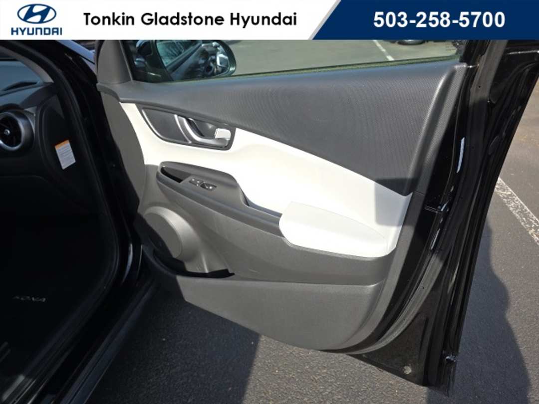 2023 Hyundai Kona SE - Image 19