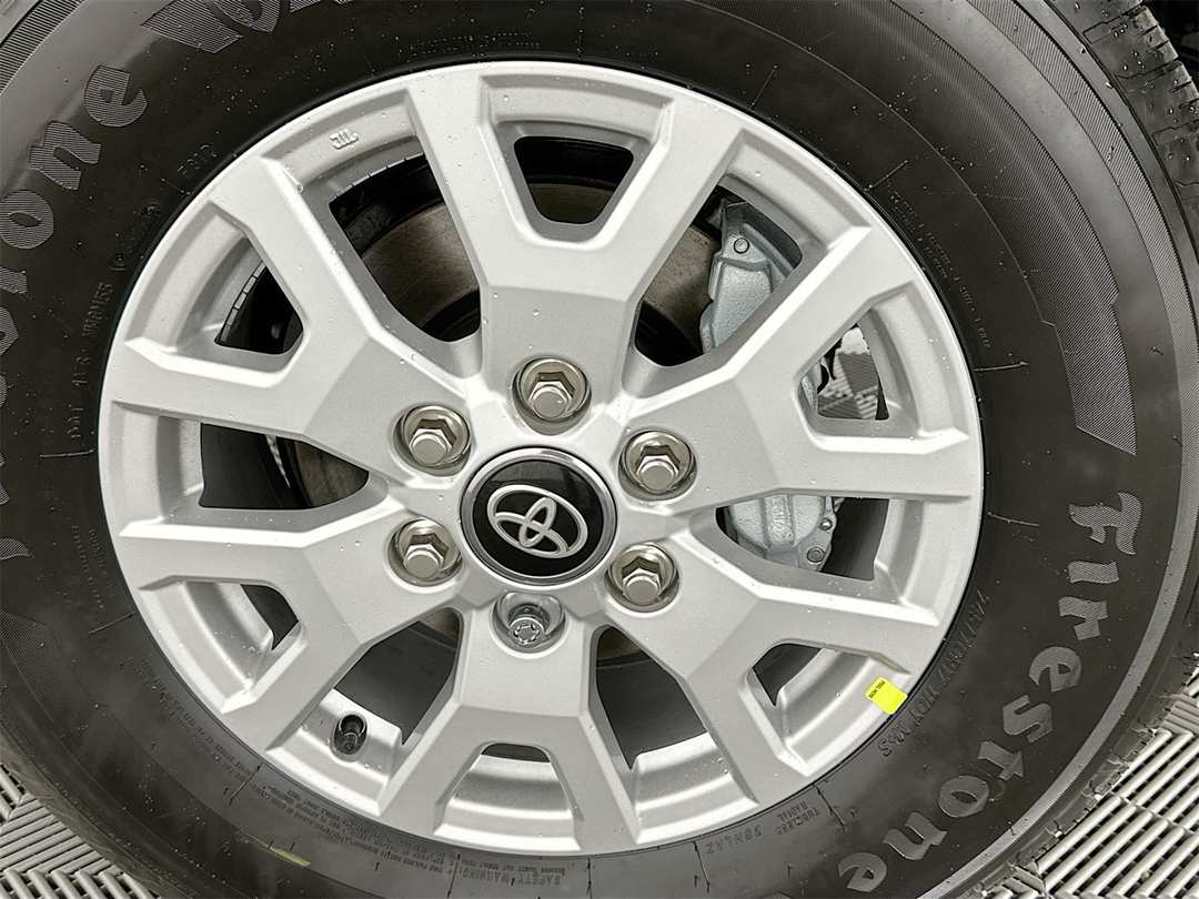 2025 Toyota Tacoma SR5 - Image 29