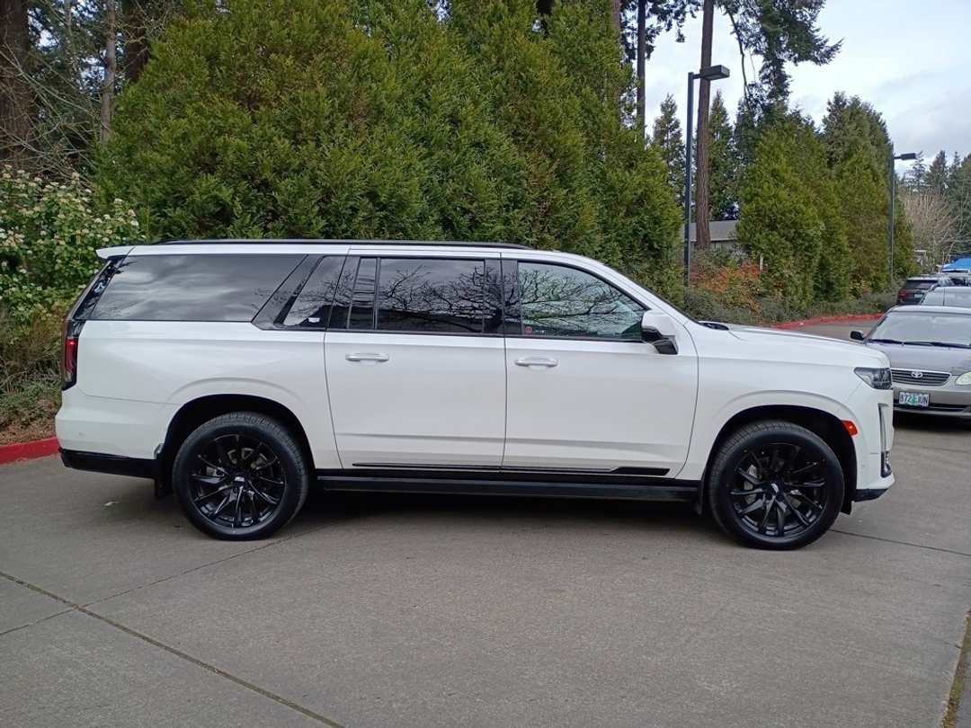 2023 Cadillac Escalade Esv Sport Platinum - Image 3
