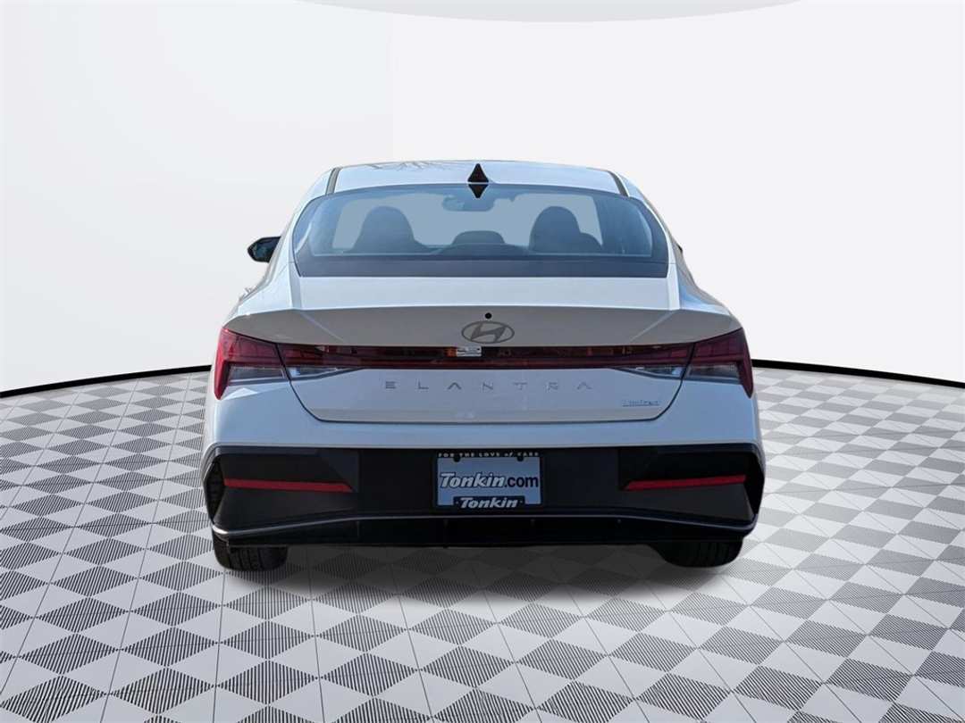 2026 Hyundai Elantra Limited - Image 5