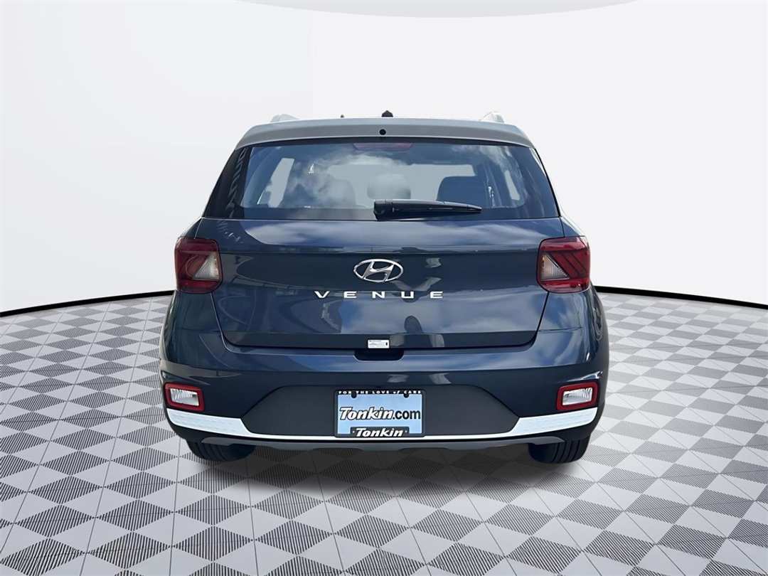 2025 Hyundai Venue Limited - Image 7