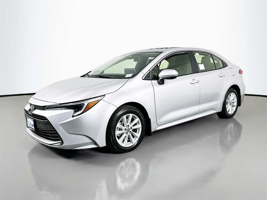 2026 Toyota Corolla XLE - Image 3