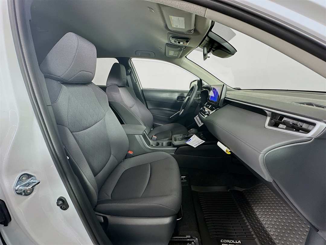 2026 Toyota Corolla Cross LE - Image 28