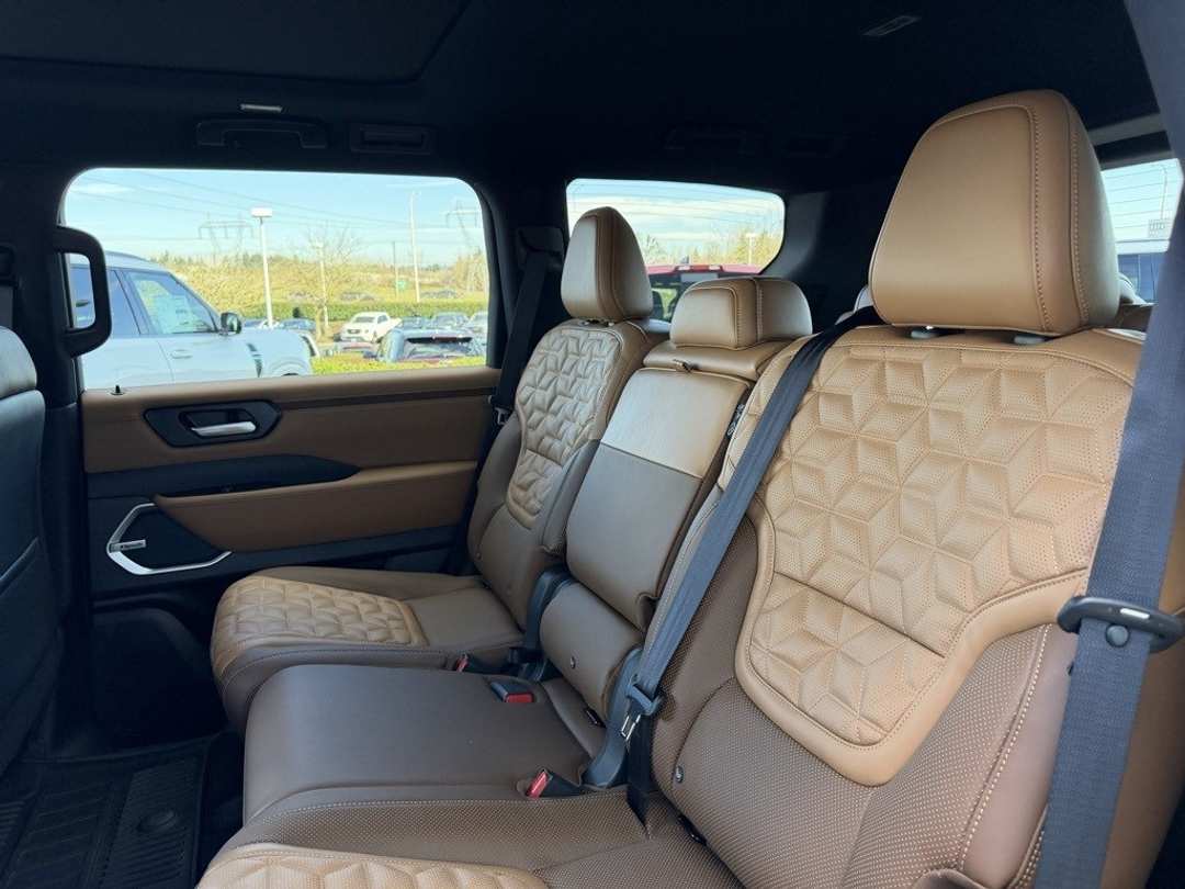 2026 Nissan Armada Platinum Reserve - Image 29