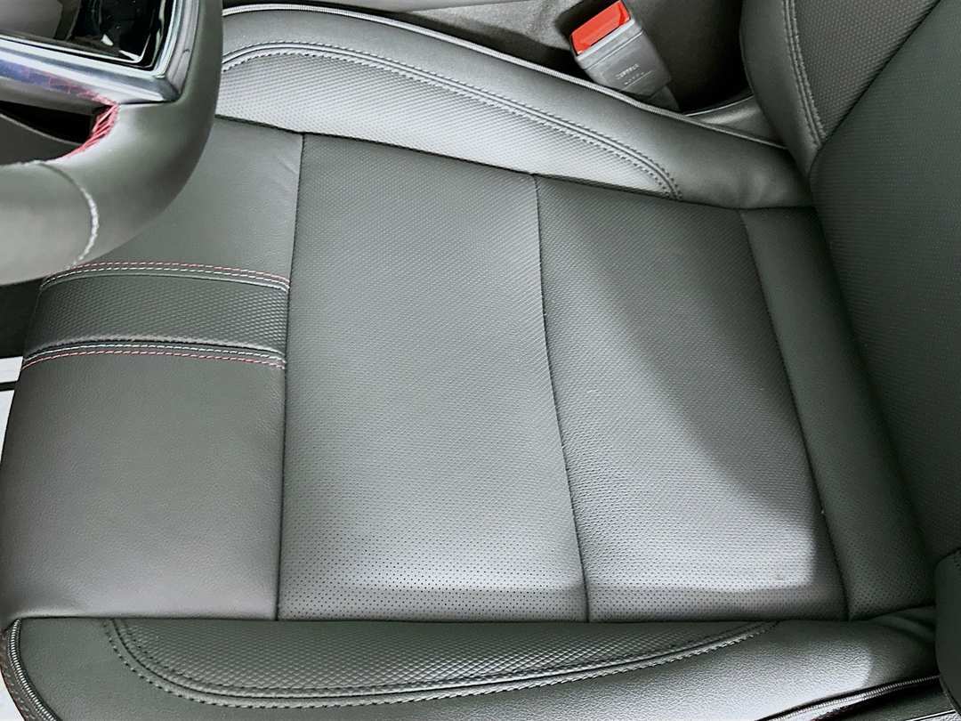 2026 Chevrolet Suburban RST - Image 19