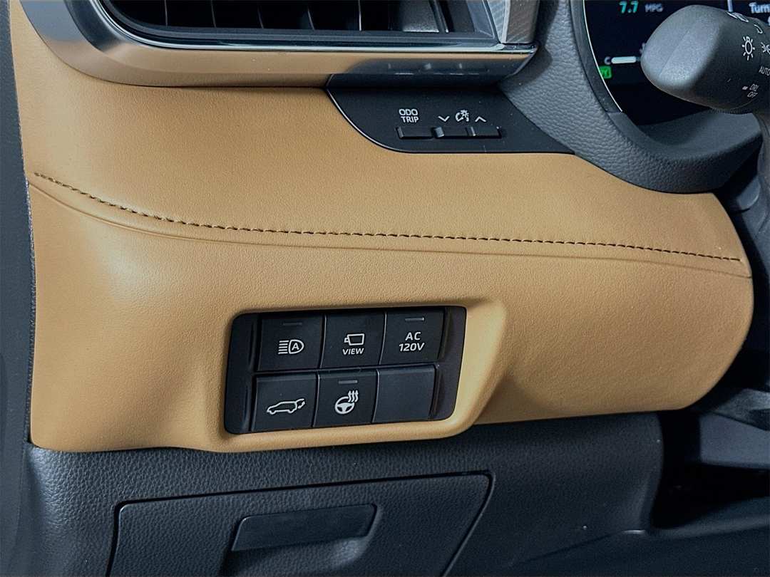 2026 Toyota Highlander Platinum - Image 10