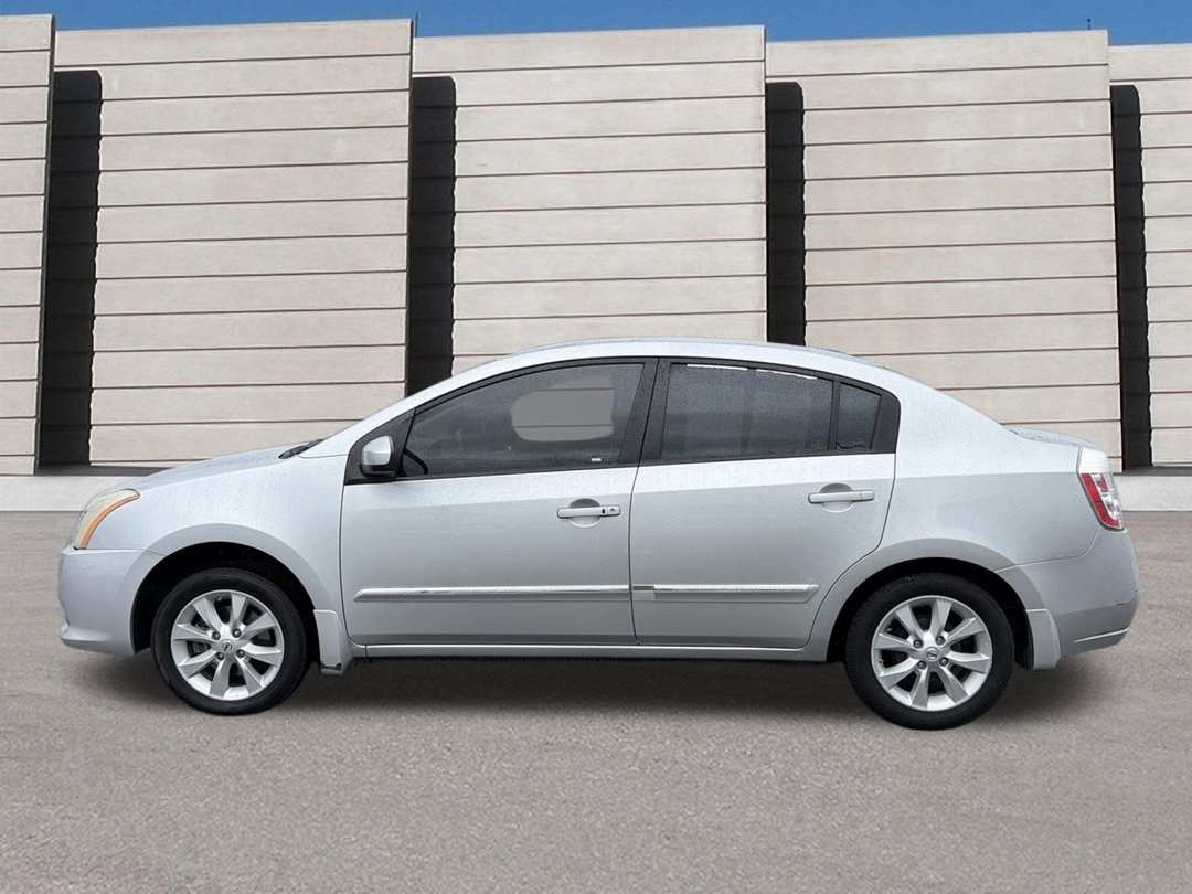 2010 Nissan Sentra 2.0 SL - Image 2