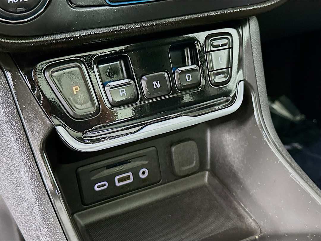 2019 GMC Terrain SLT - Image 17