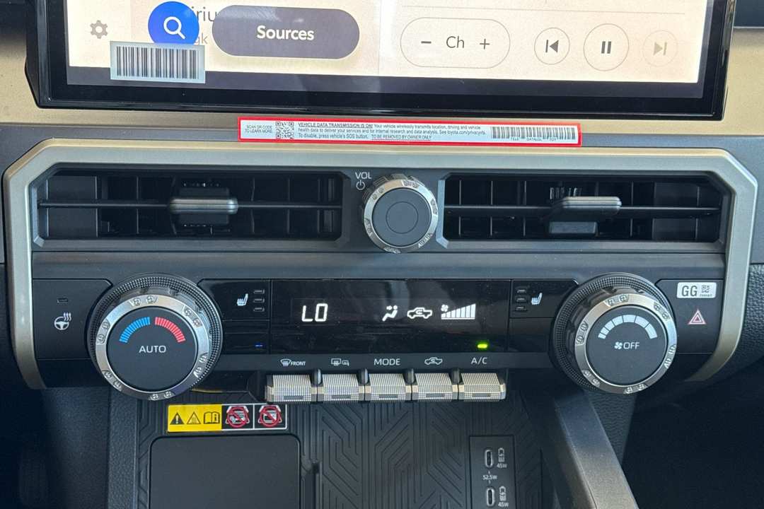 2025 Toyota Tacoma TRD Off Road - Image 19