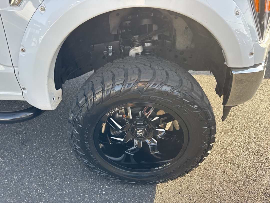 2023 Ford F-150 XLT - Image 9