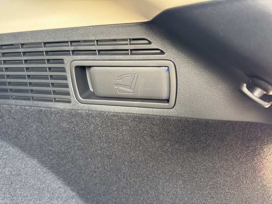 2026 Genesis Gv70 2.5T Select - Image 14