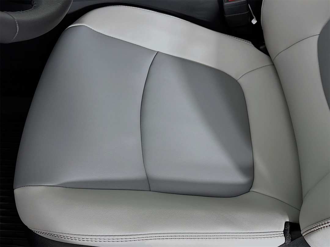 2025 Toyota Rav4 XLE Premium - Image 20